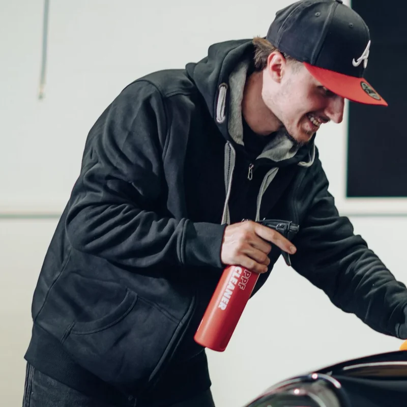 Lirim Shakjiri, Autoaufbereiter bei Clean Car Zug